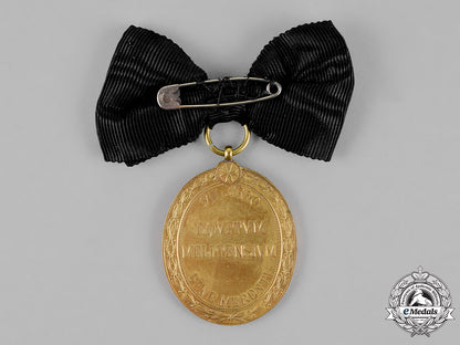 austria,_empire._an_order_of_the_knight’s_of_malta,_gold_merit_medal,_c.1914_m18_6011