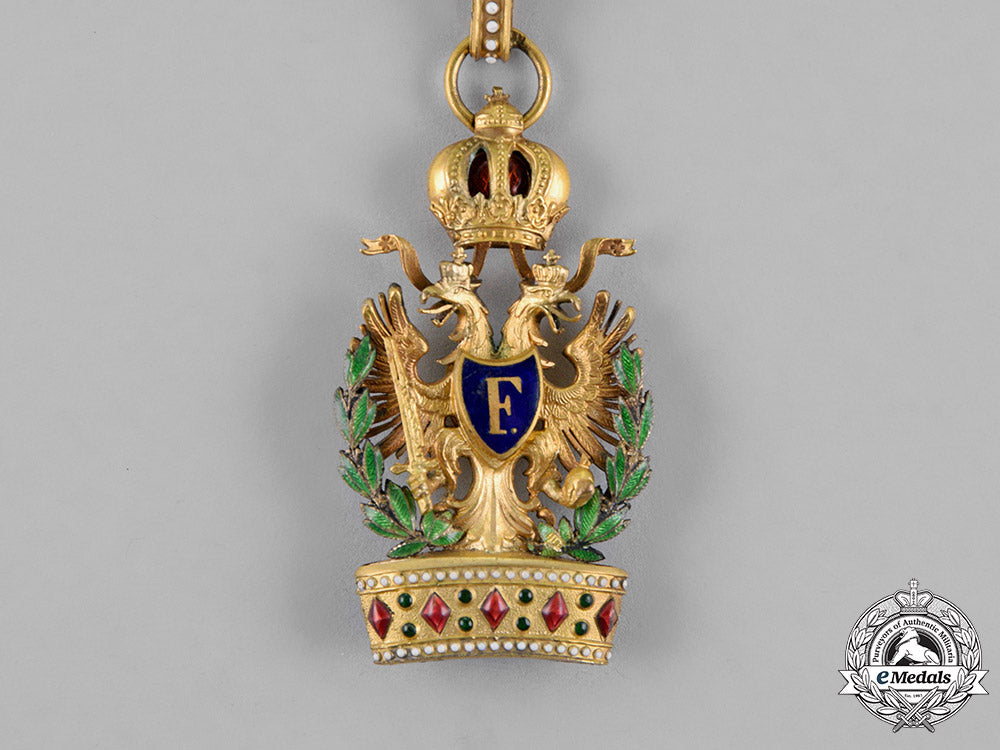 austria,_empire._an_order_of_the_iron_crown,_third_class_with_grand_cross_small_decoration,_c.1916_m18_6045