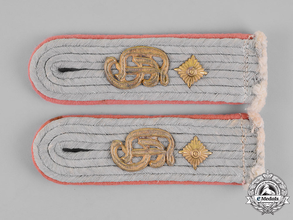 germany,_heer._a_set_of_panzer_grenadier_division“_großdeutschland”_oberleutnant_shoulder_boards_m18_6100