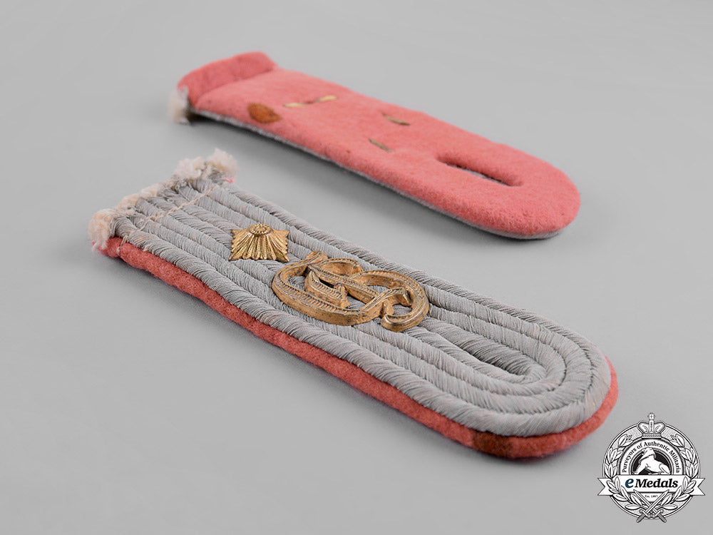germany,_heer._a_set_of_panzer_grenadier_division“_großdeutschland”_oberleutnant_shoulder_boards_m18_6102