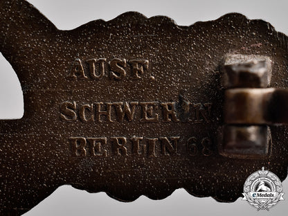germany,_kriegsmarine._a_submarine_front_clasp,_bronze_grade,_by_schwerin_of_berlin_m18_6170