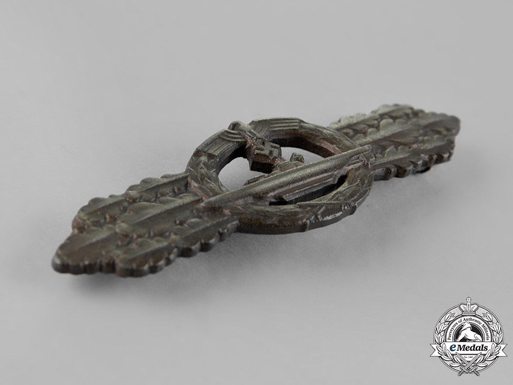 germany,_kriegsmarine._a_submarine_front_clasp,_bronze_grade,_by_schwerin_of_berlin_m18_6171