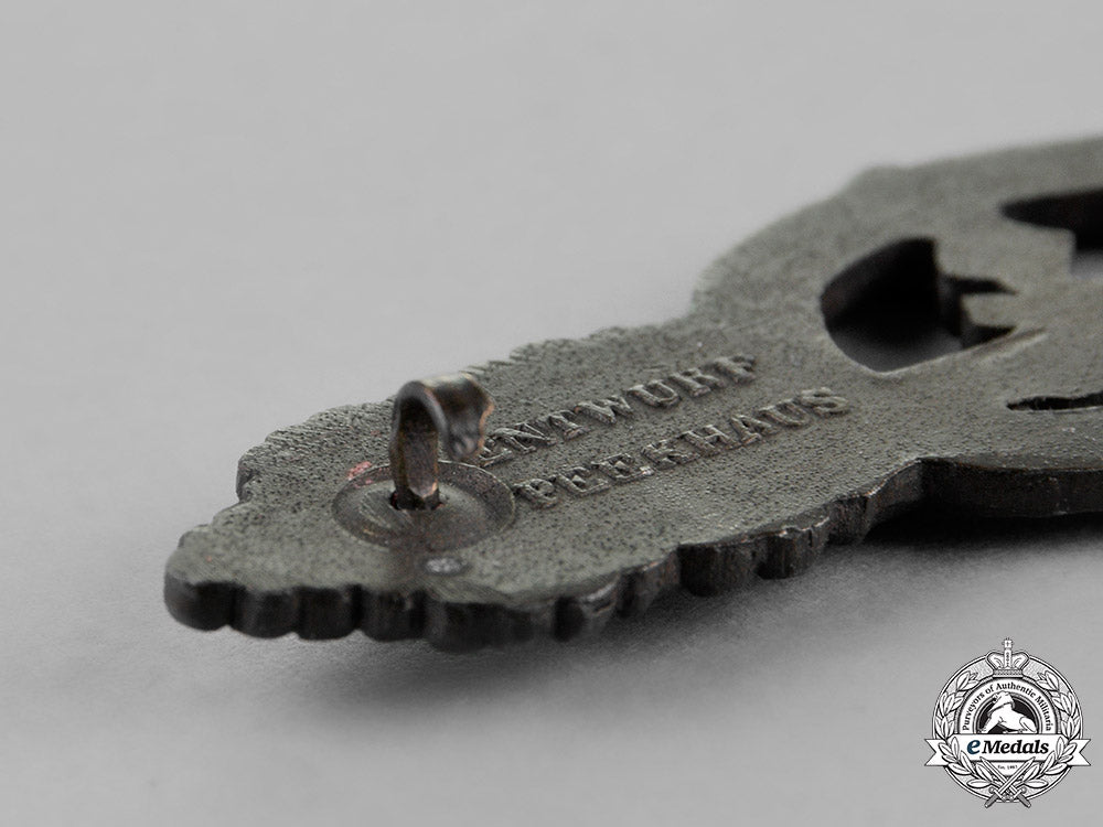 germany,_kriegsmarine._a_submarine_front_clasp,_bronze_grade,_by_schwerin_of_berlin_m18_6173