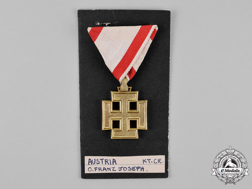austria,_republic._an_austrian_merit_order,_gold_merit_cross,_c.1936_m18_6501