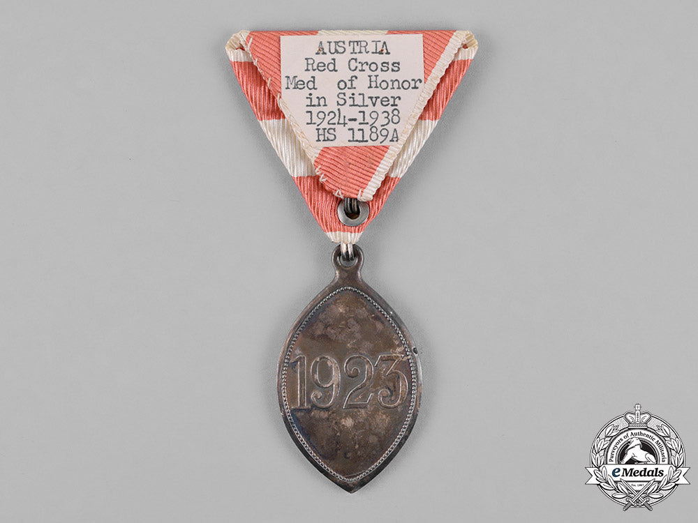 austria,_first_republic._an_honour_decoration_of_the_red_cross,_silver_grade,_c.1923_m18_6726