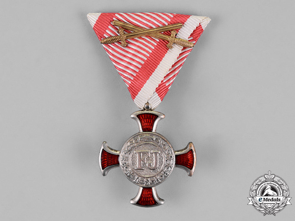 austria,_empire._a_cross_of_merit,_fourth_class_with_swords,_c.1915_m18_6887