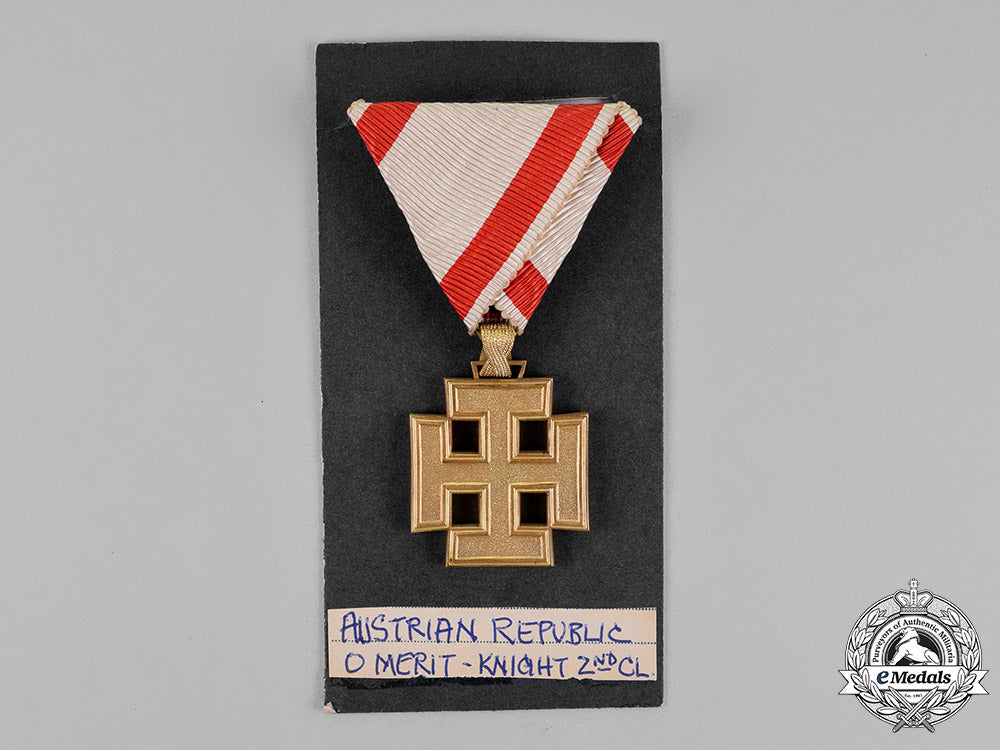 austria,_republic._an_order_of_merit,_gold_cross,_c.1936_m18_7072
