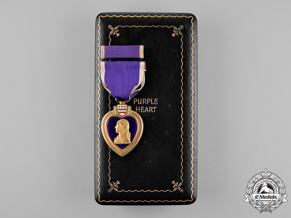 united_states._a_purple_heart_to_signalman_luiz,_usn,_kia_by_kamikaze,_uss_louisville_m18_7103