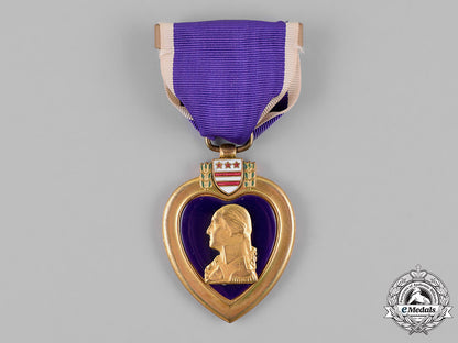 united_states._a_purple_heart_to_signalman_luiz,_usn,_kia_by_kamikaze,_uss_louisville_m18_7104