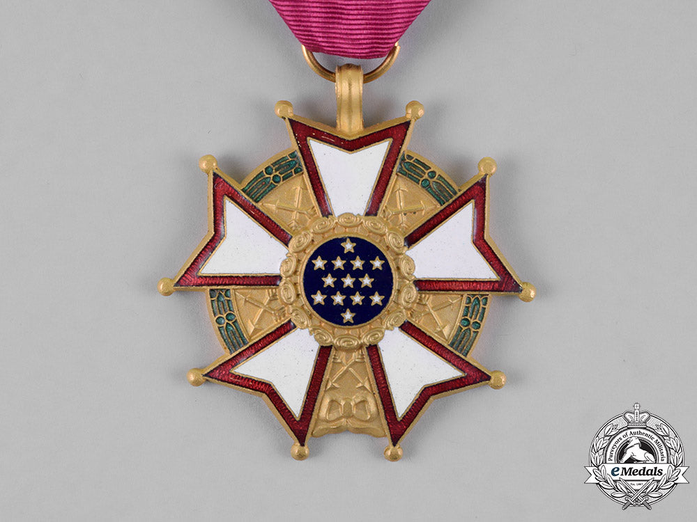 united_states._a_legion_of_merit,_legionnaire_grade_group,_to_lieutenant_colonel_leclair,_jr.,_artillery,_united_states_army_m18_7172