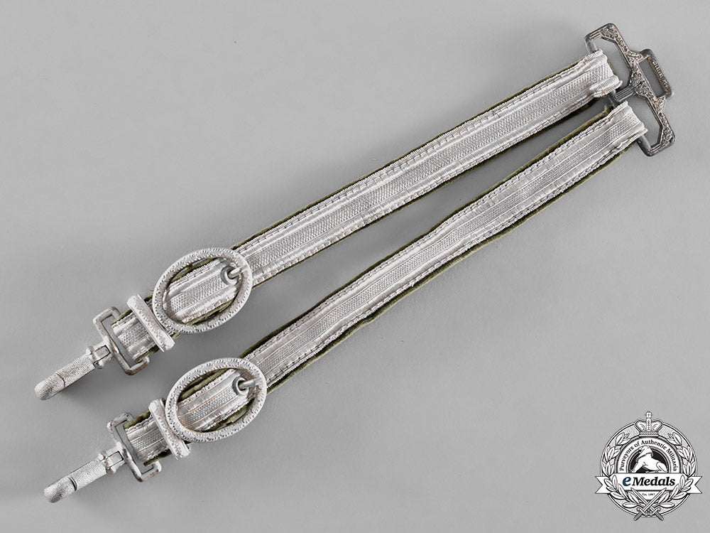germany,_wehrmacht._a_officer’s_dagger_by_eickhorn_of_solingen_m18_7349