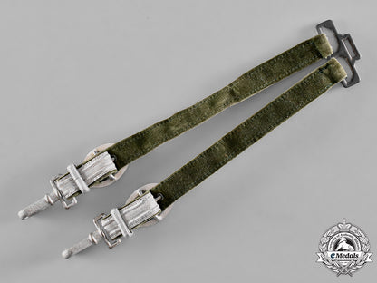 germany,_wehrmacht._a_officer’s_dagger_by_eickhorn_of_solingen_m18_7350