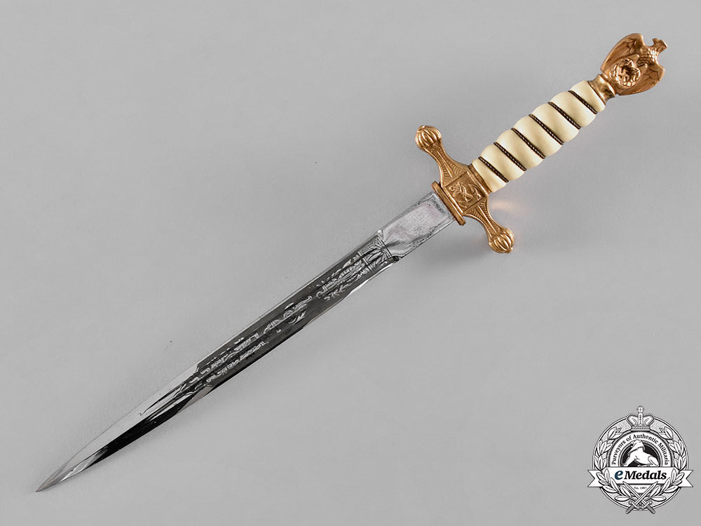 germany,_kriegsmarine._an_officer’s_dagger_by_eikhorn_of_solingen_m18_7363