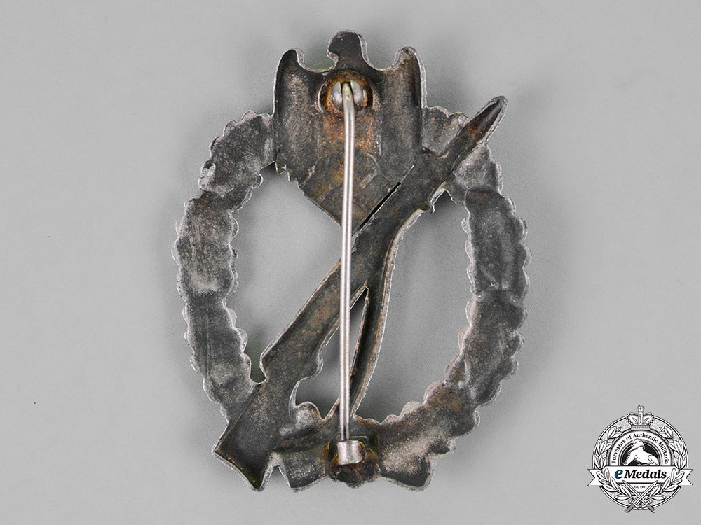 germany,_wehrmacht._an_infantry_assault_badge,_by_josef_feix_und_söhne_m18_7420_1