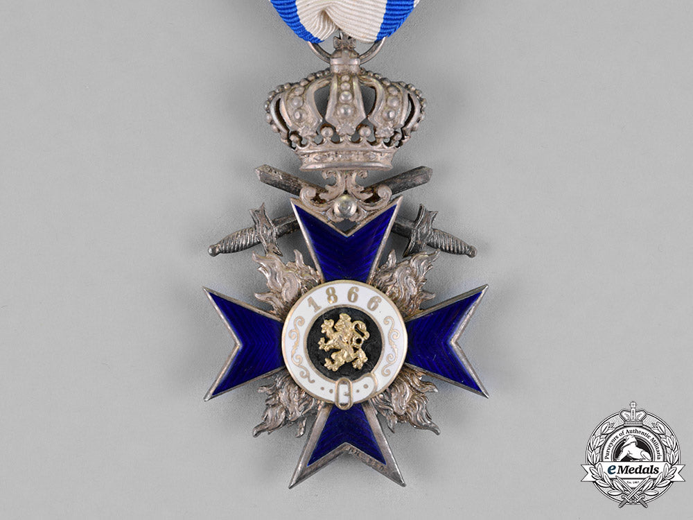 bavaria,_kingdom._an_order_of_military_merit,_fourth_class_with_swords_and_crown,_by_gebrüder_hemmerle,_c.1915_m18_7770
