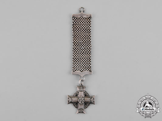 canada._a_memorial_cross_to_military_medal_recipient,_died_of_wounds_sustained_in_the_approach_to_canal_du_nord_m18_8231