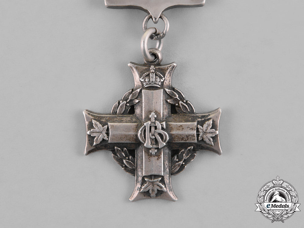 canada._a_memorial_cross_to_military_medal_recipient,_died_of_wounds_sustained_in_the_approach_to_canal_du_nord_m18_8232