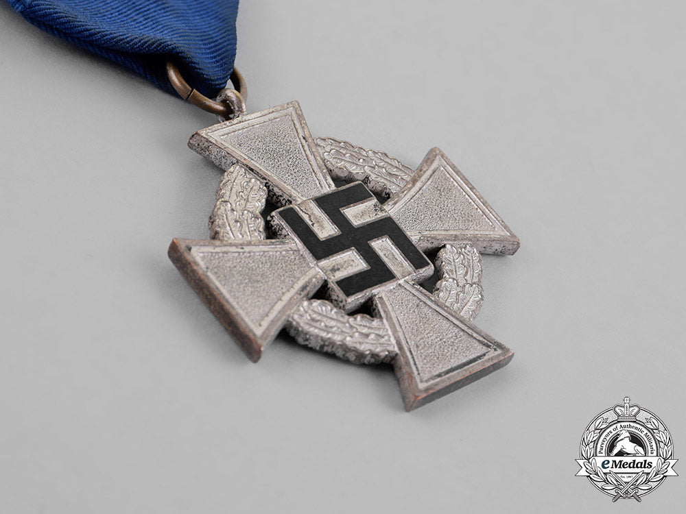 germany._two_civil_faithful_service_medals_m18_8245
