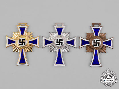 germany._a_cross_of_honour_of_the_german_mother,_bronze,_silver,_and_gold_class_m18_8247