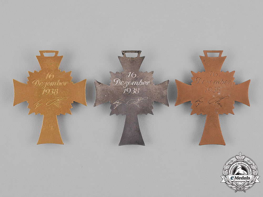 germany._a_cross_of_honour_of_the_german_mother,_bronze,_silver,_and_gold_class_m18_8248