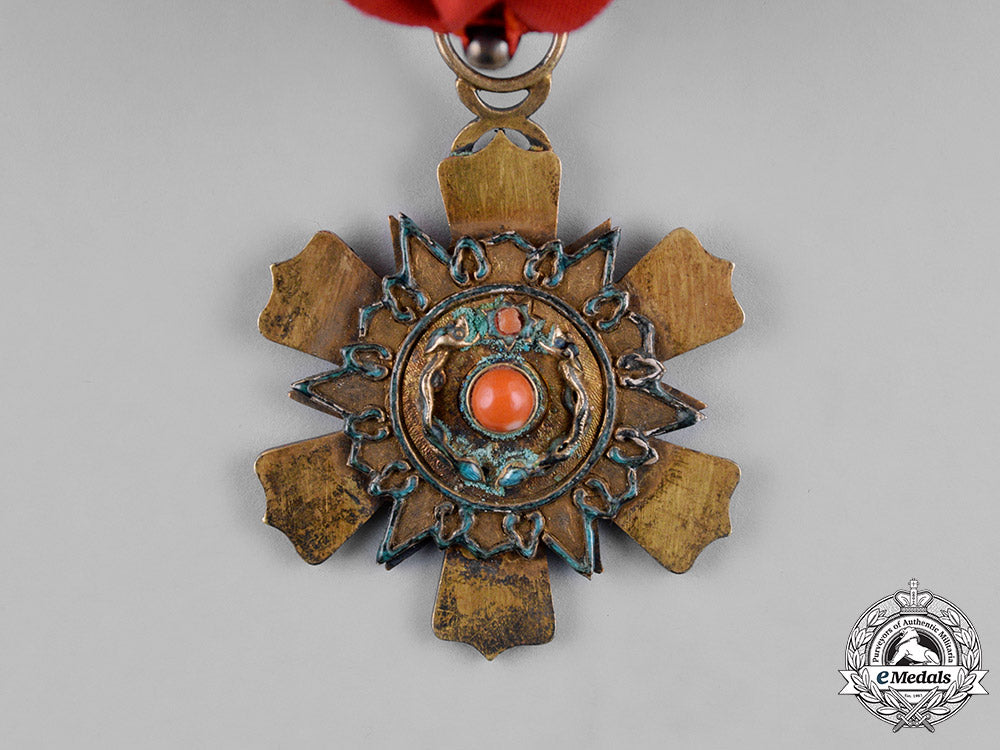 china,_qing_dynasty._an_order_of_the_double_dragon,1_st_class,3_rd_grade,_c.1905_m18_8347