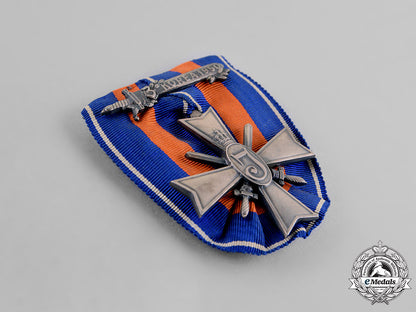 netherlands,_kingdom._a_cross_for_freedom_and_justice,_korea1950_m18_8389