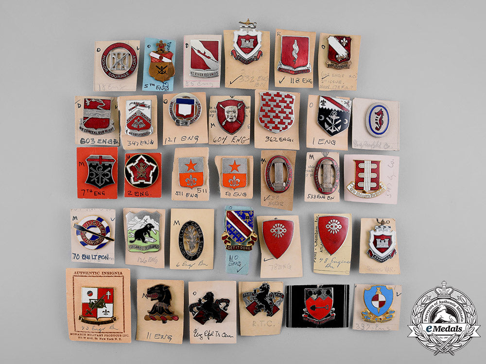 united_states._a_lot_of_thirty-_four_military_engineering_badges_m18_8397
