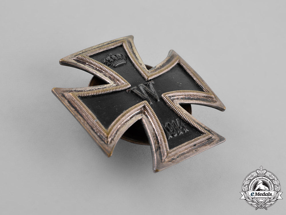 germany,_empire._an_unusual_iron_cross1914_first_class,_cased_m18_8447