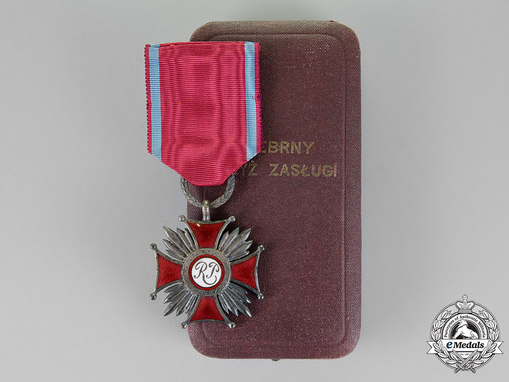 poland,_republic._a_cross_of_merit,2_nd_class,_numbered_m18_8585