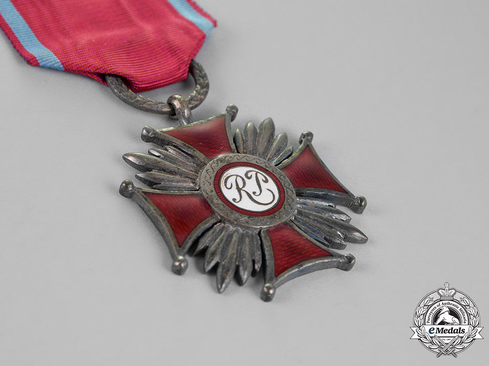 poland,_republic._a_cross_of_merit,2_nd_class,_numbered_m18_8589