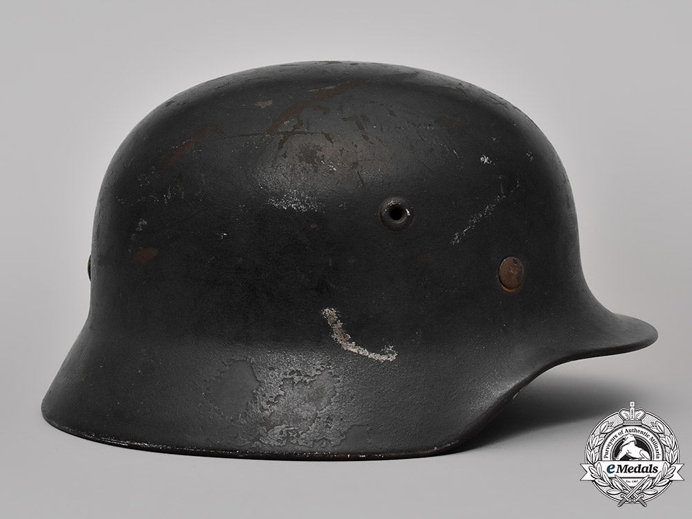 germany,_luftwaffe._a_single_decal_m40_helmet_belonging_to_hans_engels,_dkig_recipient_m18_8809