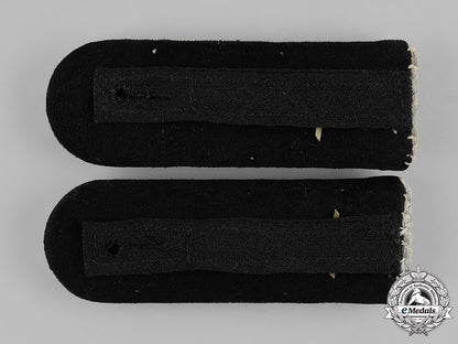germany,_ss._a_set_of_infantry_senior_storm_leader(_hauptsturmführer)_shoulder_boards_m18_8843