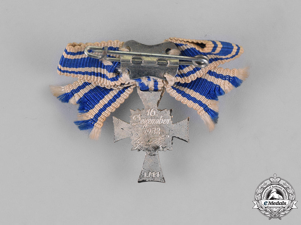 germany._a_grouping_of_four_medals,_awards,_and_decorations_m18_8867