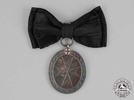 austria,_empire._an_order_of_the_knight’s_of_malta,_silver_merit_medal_for_ladies_m18_8936