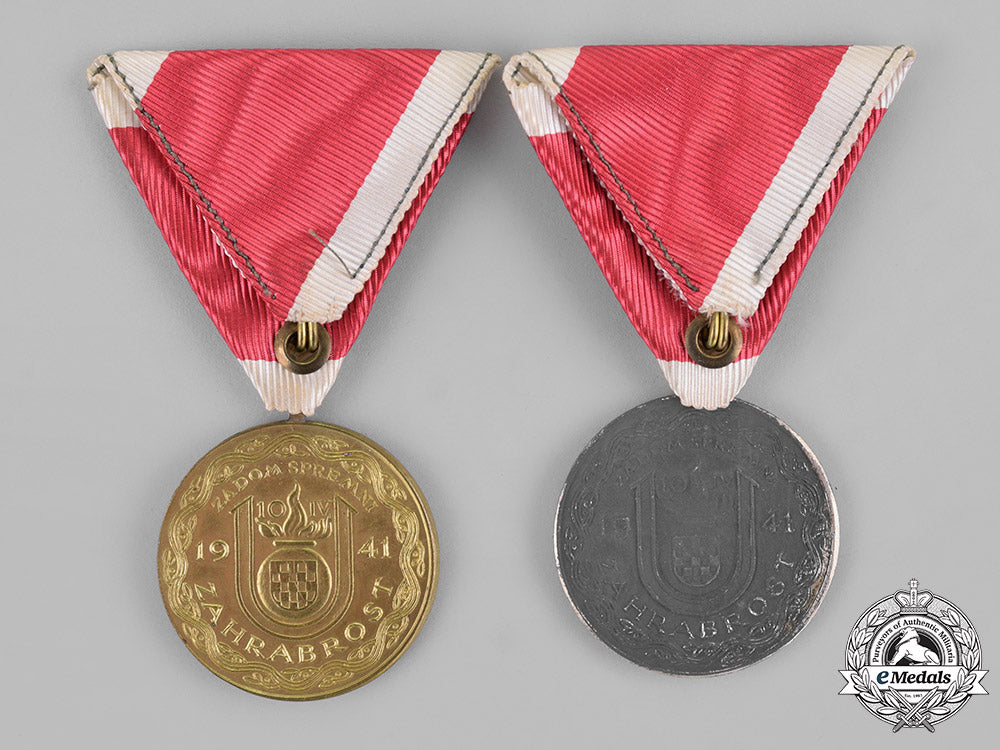 croatia._an_ante_pavelić_bravery_medal,_silver_and_bronze_grade_medals_m18_8972