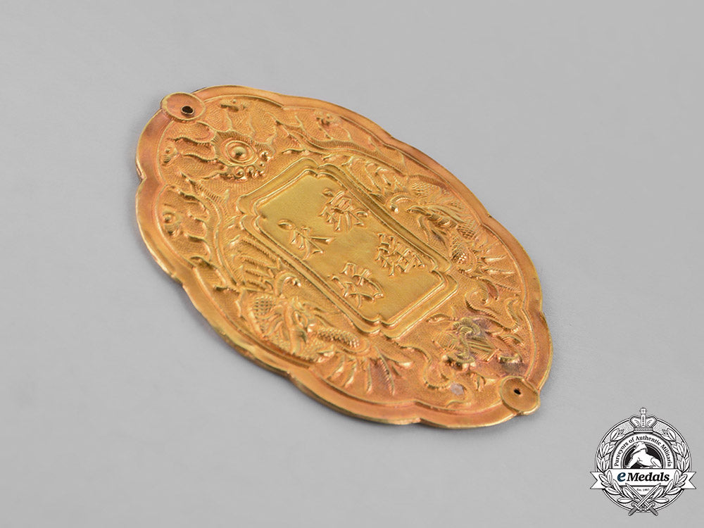 french_protectorate,_annam._a_merit_medal_for_ladies(_kim_boi)_in_gold,1_st_class_badge,_c.1925_m18_9025