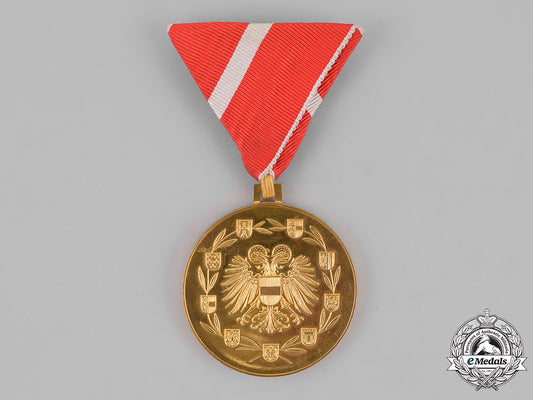 austria,_first_republic._a_large_gold_merit_medal,_c.1932_m18_9054