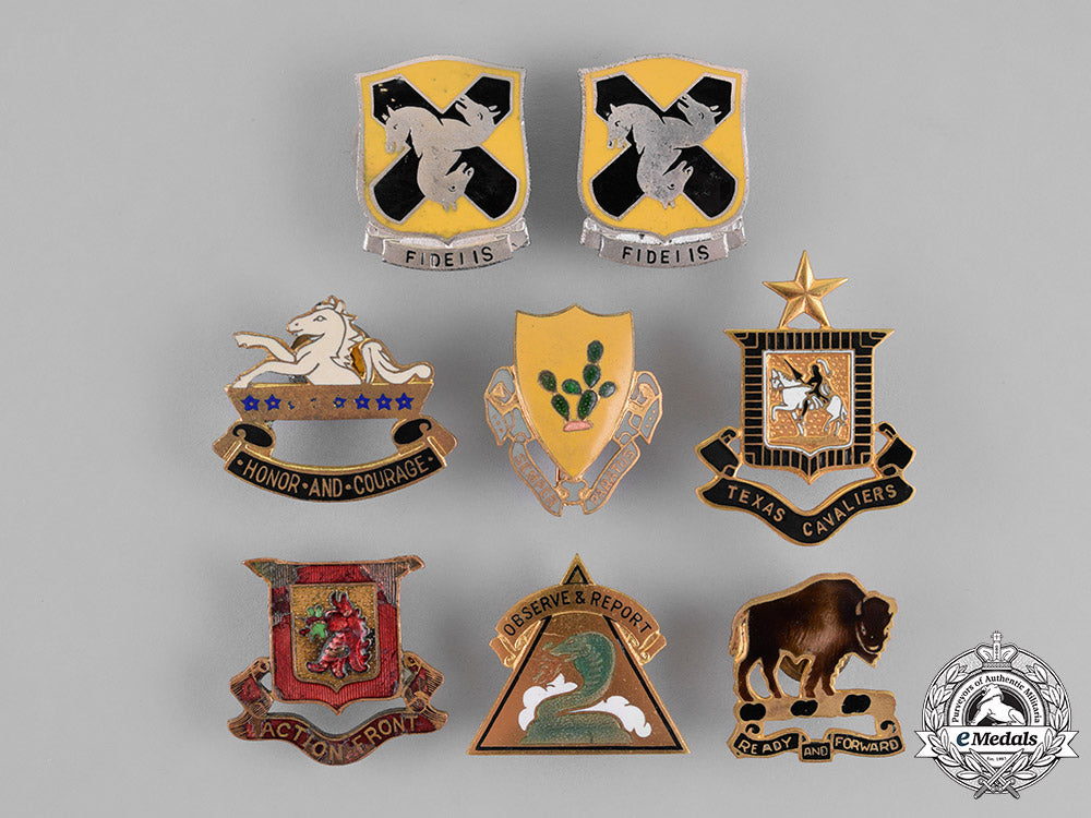 united_states._a_lot_of_twenty-_six_cavalry_and_artillery_regimental_insignia_badges_m18_9296