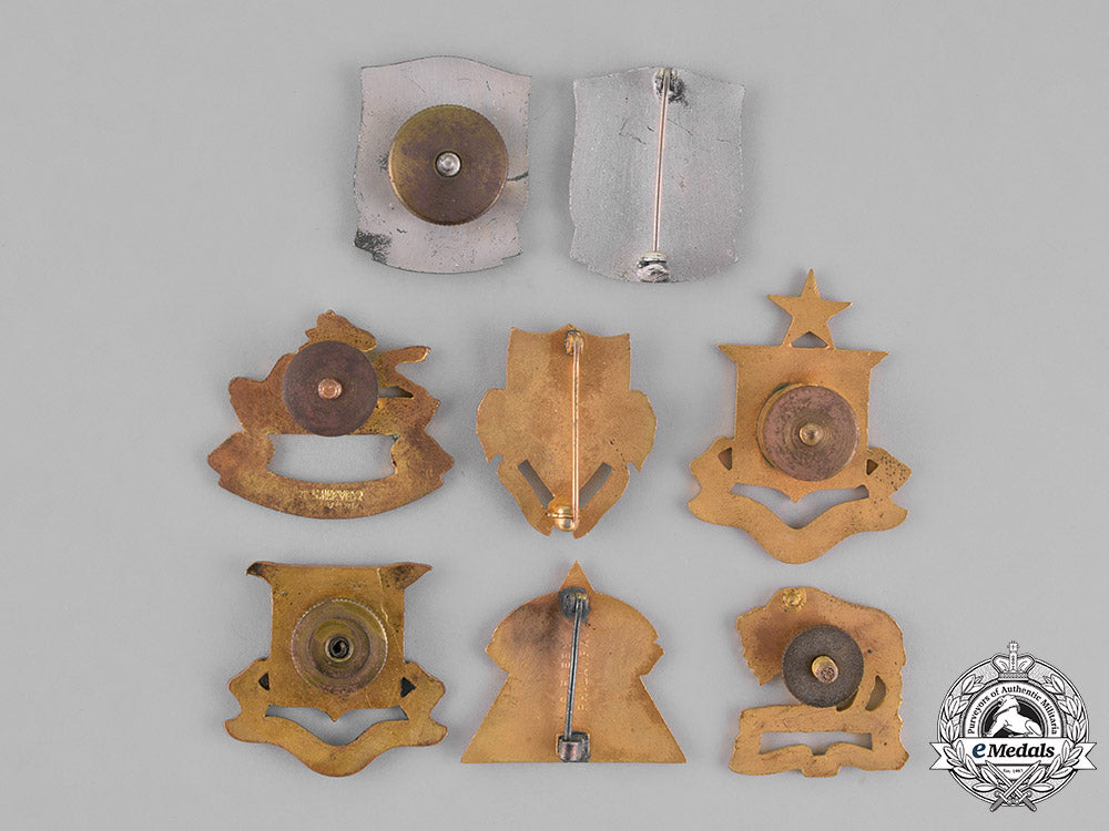 united_states._a_lot_of_twenty-_six_cavalry_and_artillery_regimental_insignia_badges_m18_9297