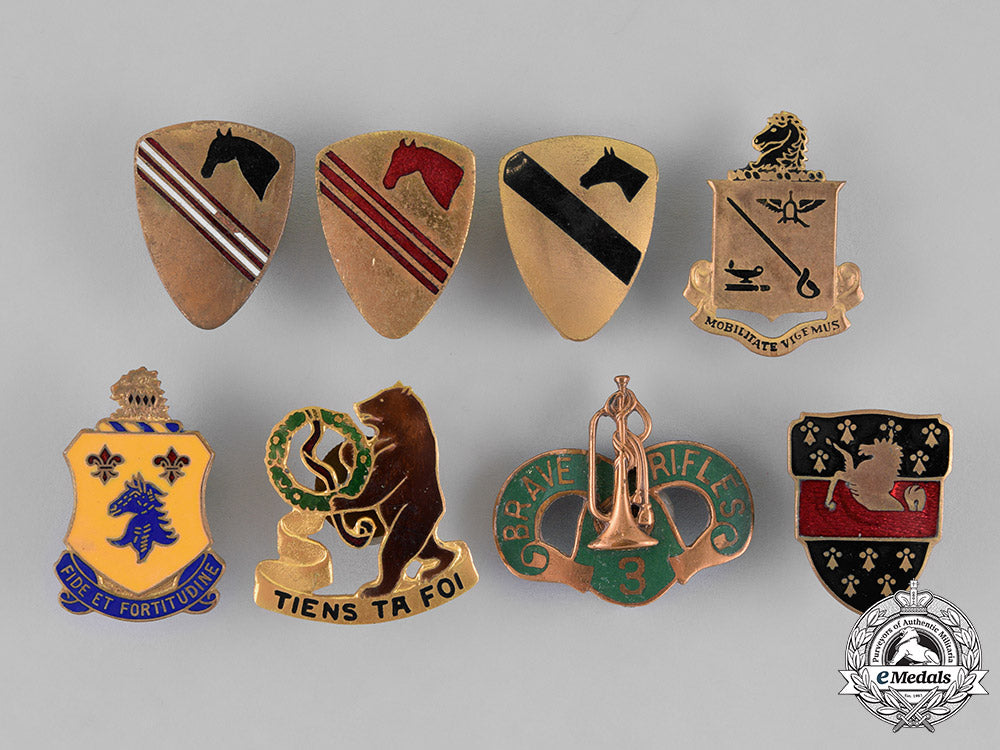 united_states._a_lot_of_twenty-_one_cavalry_insignia_badges_m18_9304