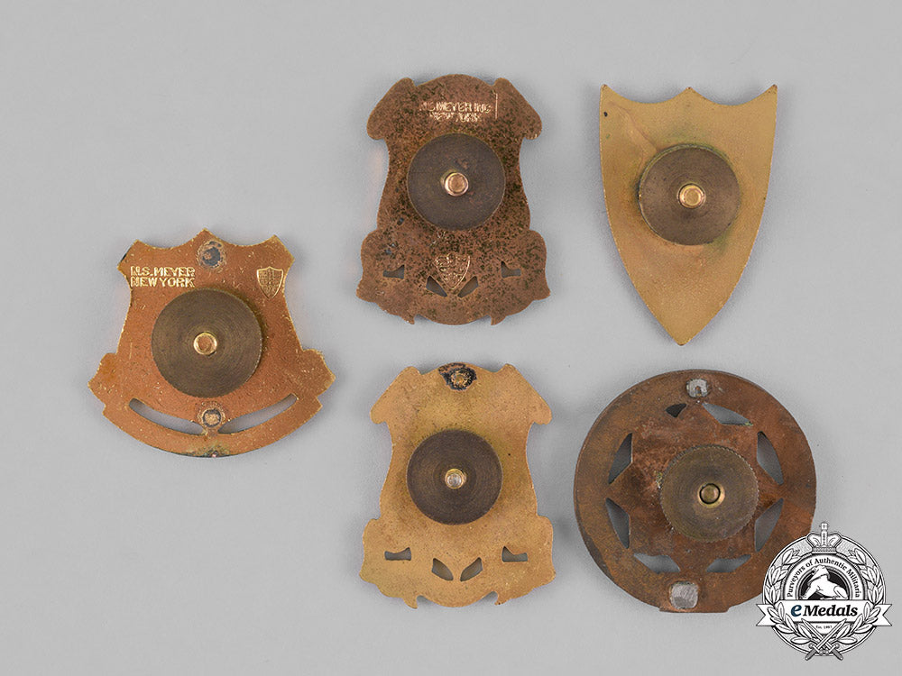 united_states._a_lot_of_twenty-_one_cavalry_insignia_badges_m18_9309