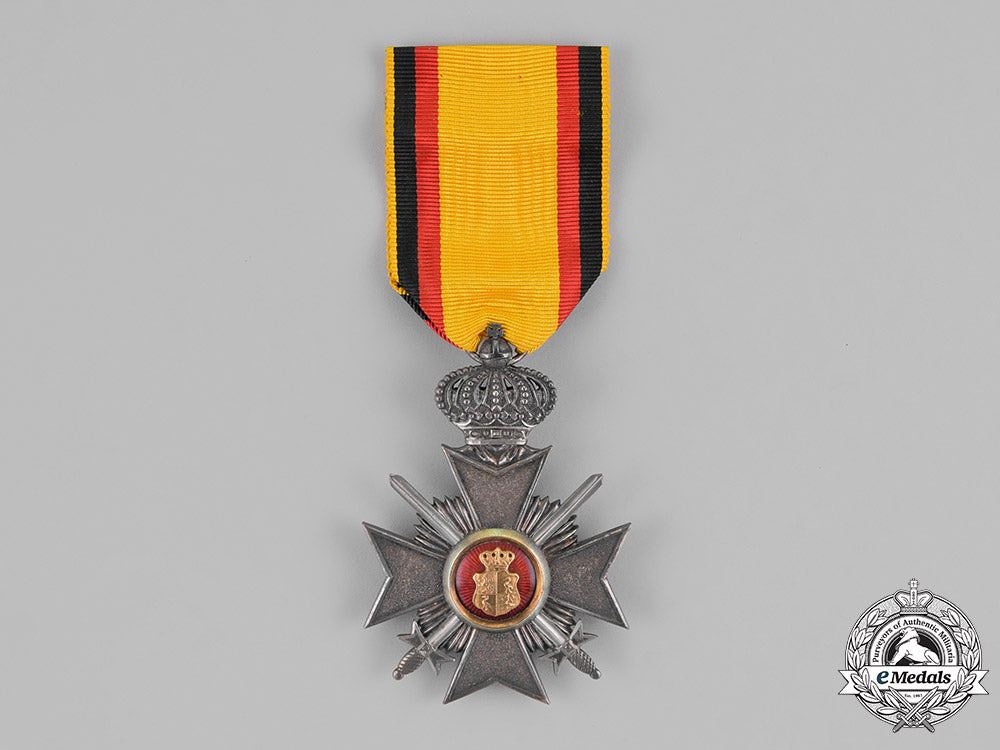 reuss,_county._a_princely_honour_cross,_third_class_with_crown_and_swords,_c.1914_m18_9434