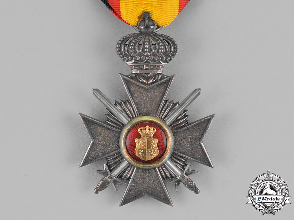 reuss,_county._a_princely_honour_cross,_third_class_with_crown_and_swords,_c.1914_m18_9436