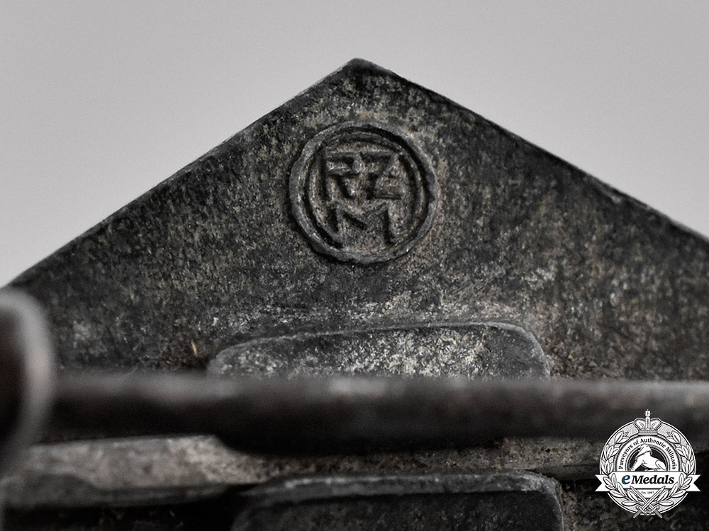 germany._two_hj_supporter’s_badges_m18_9495