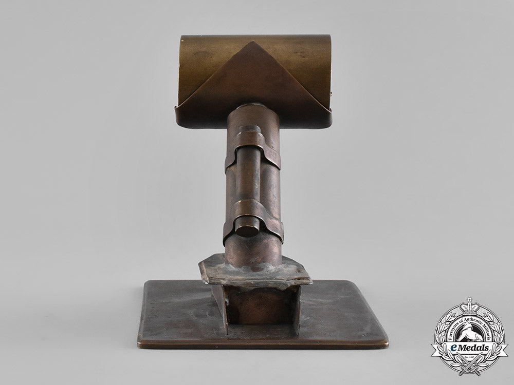 canada,_commonwealth._a_depth_charge_thrower_model_with_letter_m18_9519