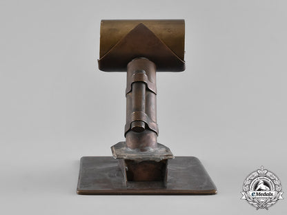 canada,_commonwealth._a_depth_charge_thrower_model_with_letter_m18_9519