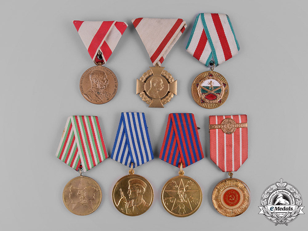europe._a_lot_of_seven_awards&_decorations_m19_0425_1