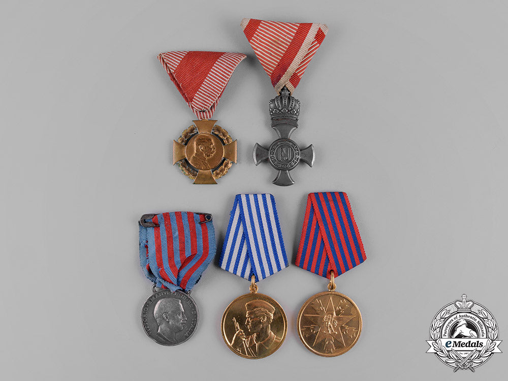 europe._a_lot_of_five_awards&_decorations_m19_0431