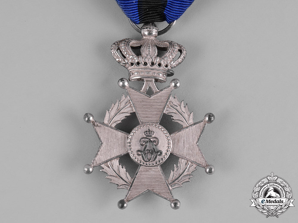 belgium,_kingdom._two_orders_of_leopold_ii,_iv_class_officer_and_v_class_knight_m19_0700