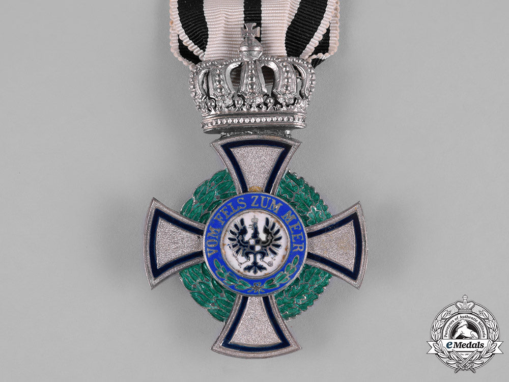 prussia,_kingdom._a_house_order_of_hohenzollern,_member’s_cross_with_crown,_by_wagner&_sohn,_c.1918_m19_0771